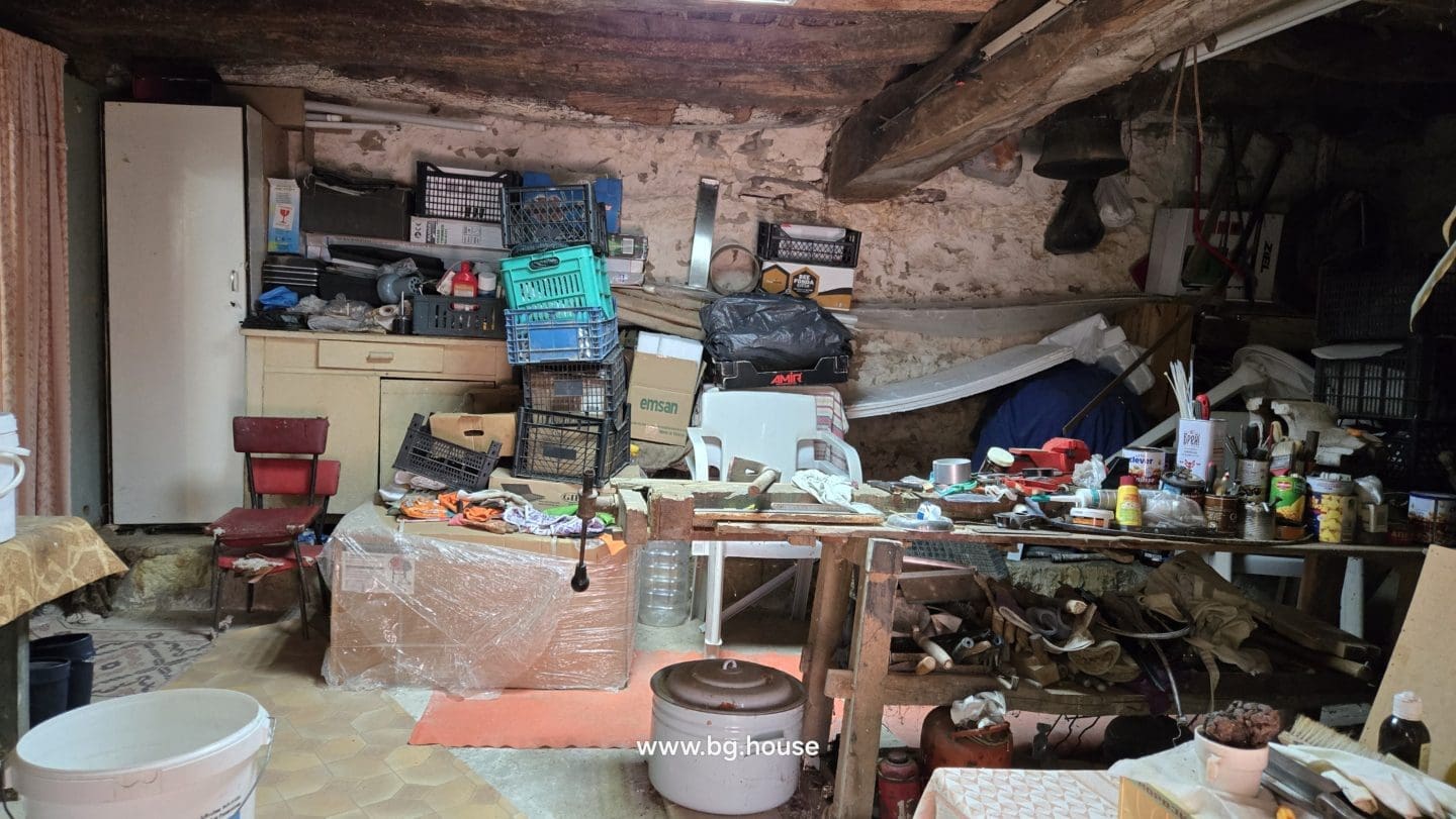 Bulgarian House for Sale in Village Gorsko Ablanovo – 2200m² Garden