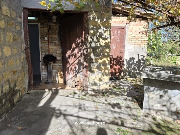 Bulgarian House for Sale in Village Gorsko Ablanovo – 2200m² Garden