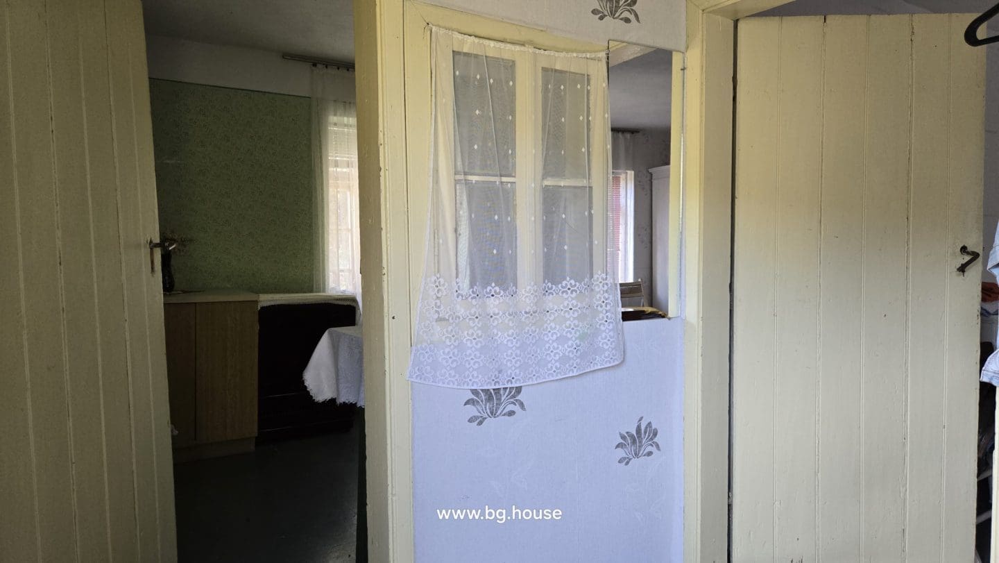 Bulgarian House for Sale in Village Gorsko Ablanovo – 2200m² Garden