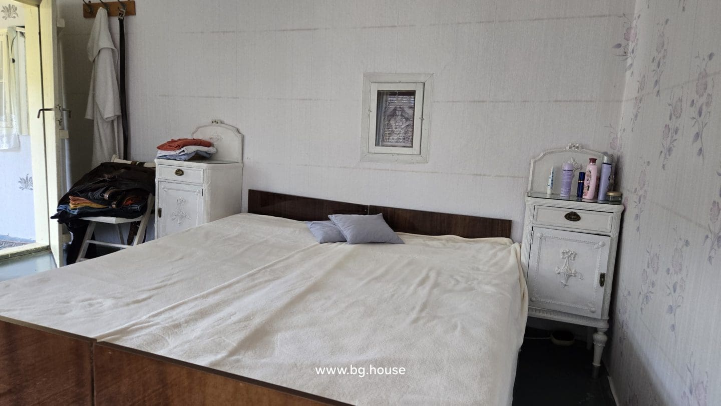 Bulgarian House for Sale in Village Gorsko Ablanovo – 2200m² Garden