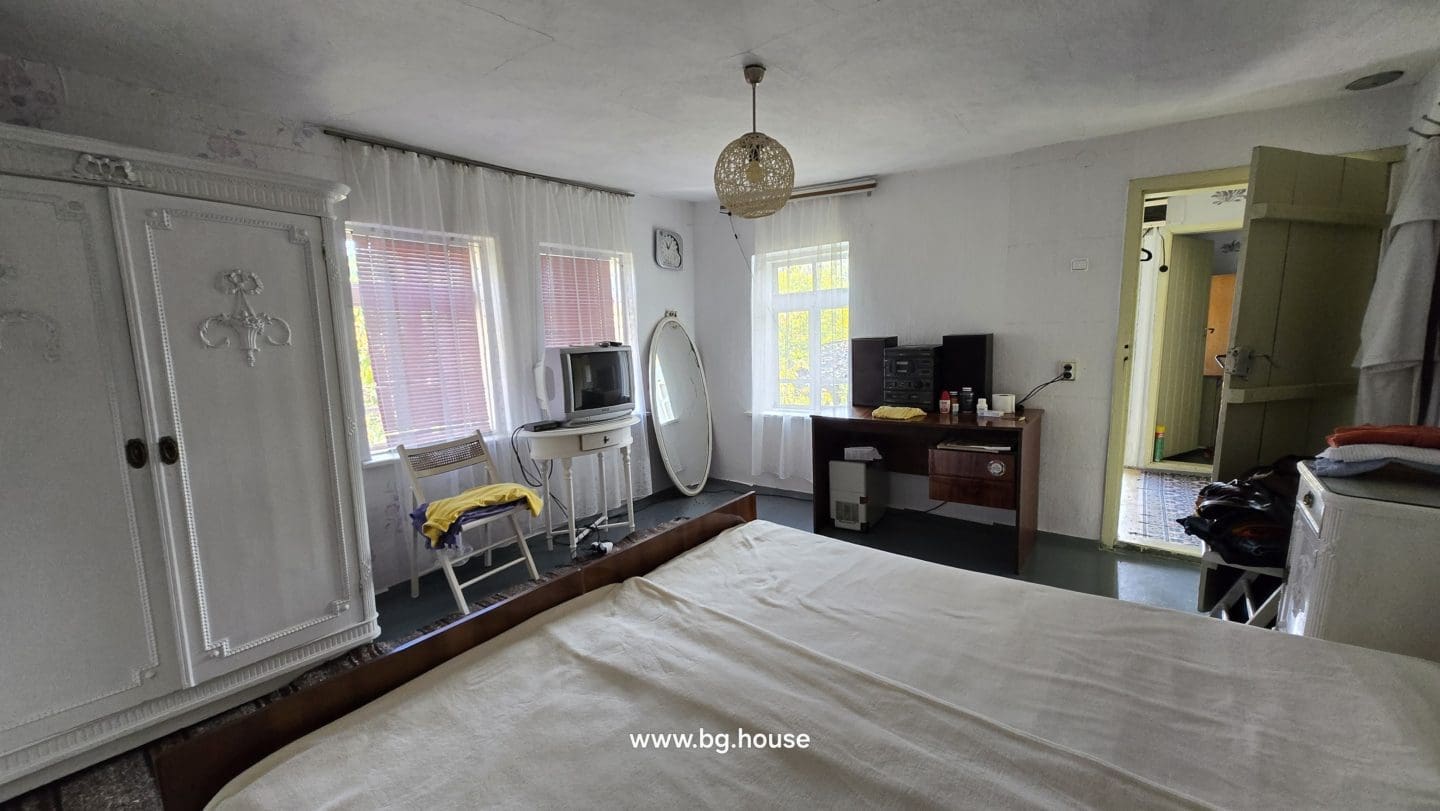 Bulgarian House for Sale in Village Gorsko Ablanovo – 2200m² Garden