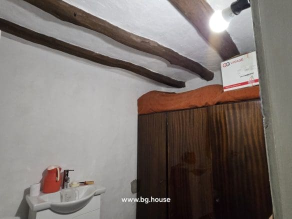 Bulgarian House for Sale in Village Gorsko Ablanovo – 2200m² Garden