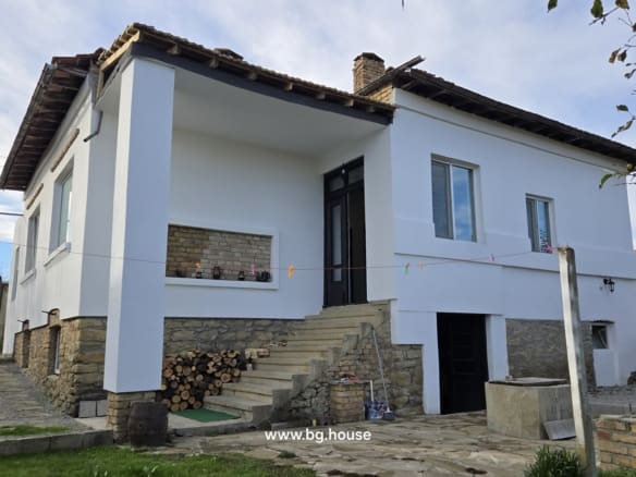 Lovely Bulgarian House for Sale in Village Slavyanovo